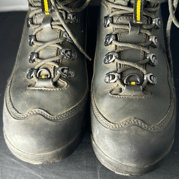 Vasque SnowBurban UltraDry Winter Boot - Mens size 8 M
Style 7804 waterproof - Picture 5 of 15